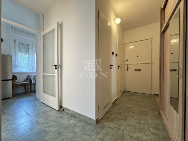 Kiadó panellakás, albérlet, Székesfehérvárott 150 E Ft / hó