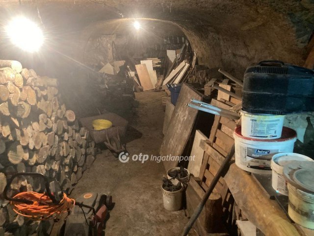 Eladó családi ház, Miskolcon 5.5 M Ft, 1 szobás