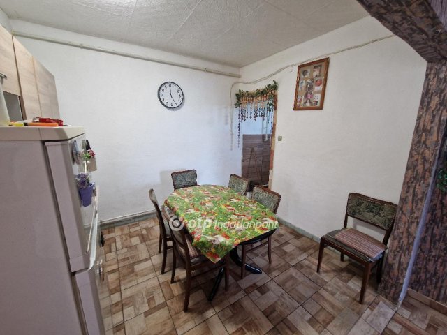 Eladó családi ház, Szakolyon 15 M Ft, 2+1 szobás