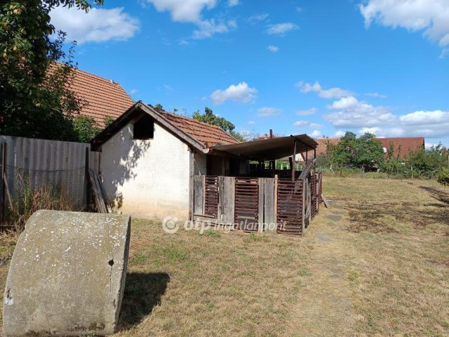 Eladó családi ház, Békéscsabán, Bessenyei utcában 18.9 M Ft