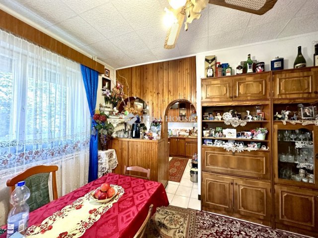 Eladó családi ház, Tahitótfalun 85 M Ft, 5 szobás