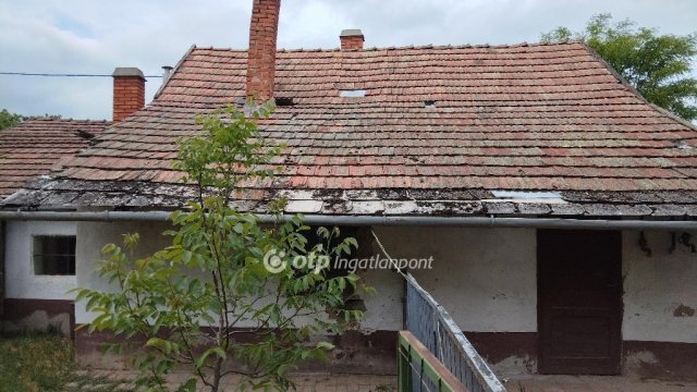 Eladó családi ház, Szentesen 9 M Ft, 3 szobás