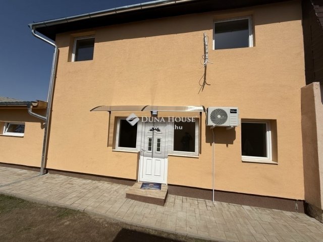 Eladó családi ház, Budapesten, XVIII. kerületben 74.9 M Ft