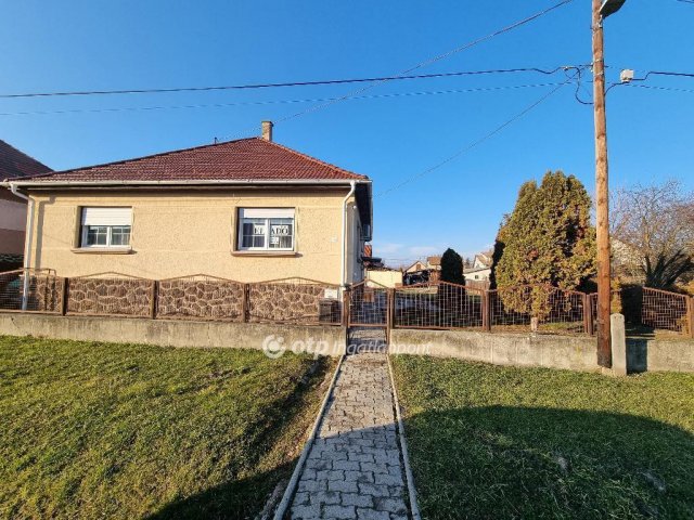 Eladó családi ház, Bátonyterenyén 49 M Ft, 3 szobás