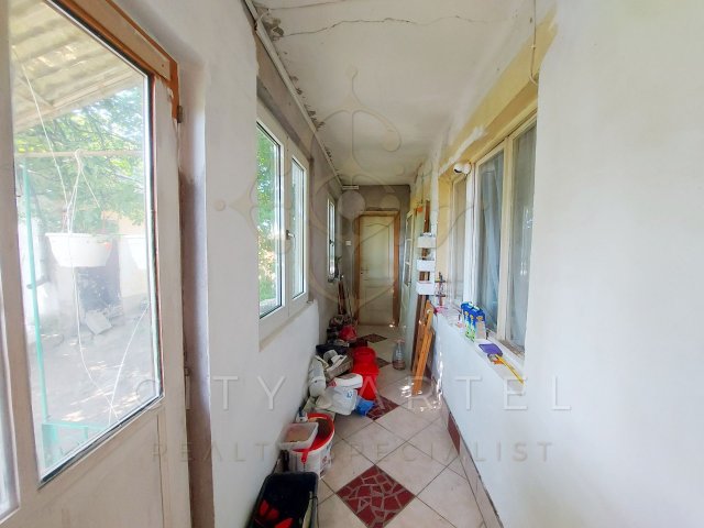 Eladó családi ház, Dunaföldváron 15 M Ft, 2 szobás