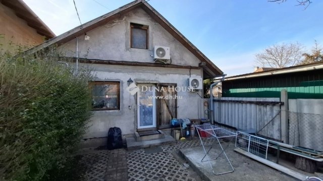 Eladó családi ház, Felsőpakonyban 91.9 M Ft, 9 szobás