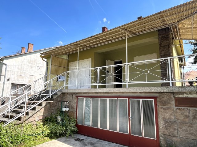 Eladó családi ház, Dunavecsén 39.9 M Ft, 2+1 szobás