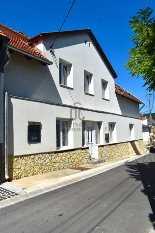 Eladó családi ház, Balatonfüreden 78.9 M Ft, 6 szobás