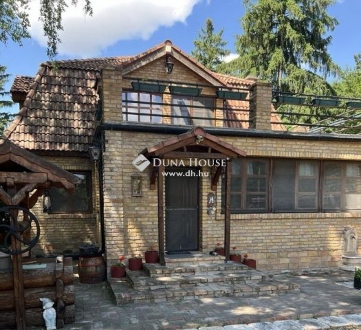 Eladó családi ház, Majosházán 265 M Ft, 4 szobás