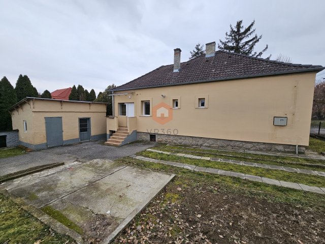 Eladó családi ház, Pécsett 85 M Ft, 3 szobás