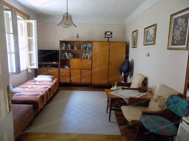 Eladó családi ház, Kaposváron 11.9 M Ft, 1 szobás