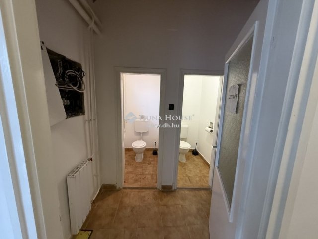 Eladó ipari ingatlan, Cegléden 120 M Ft / költözzbe.hu
