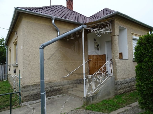 Eladó családi ház, Győrszemerén 35.99 M Ft, 2 szobás
