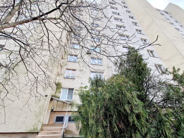 Eladó panellakás, Miskolcon 29.8 M Ft, 3 szobás