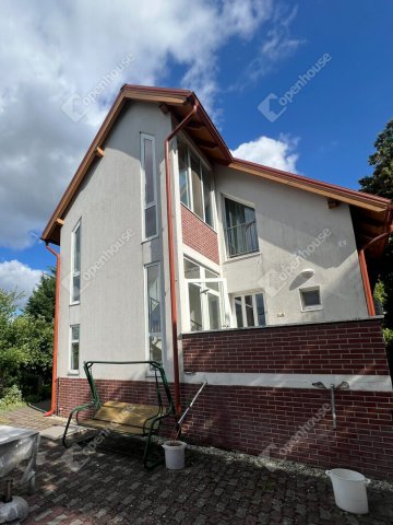 Eladó családi ház, Győrött 135 M Ft, 6 szobás