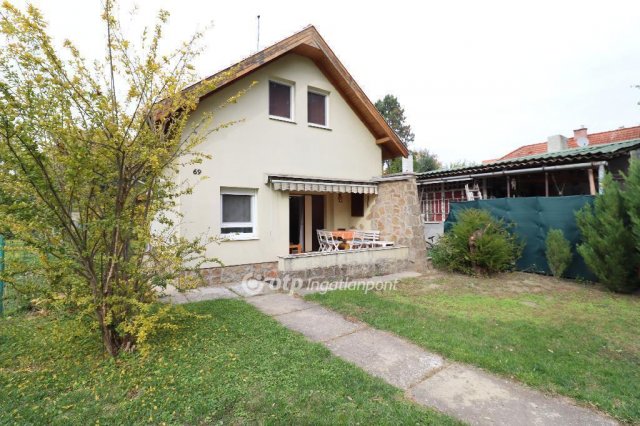 Eladó nyaraló, Szigetszentmártonban 74.9 M Ft, 4 szobás