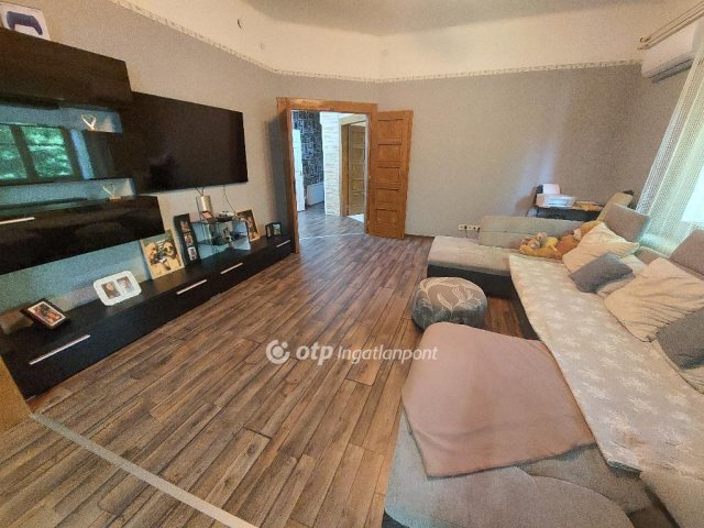 Eladó családi ház, Szentesen 54 M Ft, 4 szobás