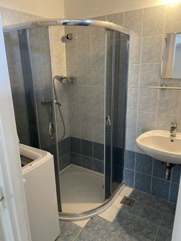 Kiadó téglalakás, albérlet, Pécsett 170 E Ft / hó, 1 szobás