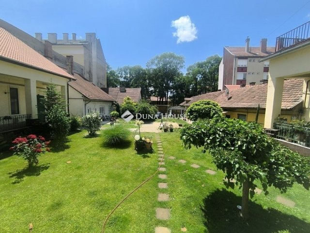 Eladó téglalakás, Kecskeméten 42 M Ft, 2 szobás