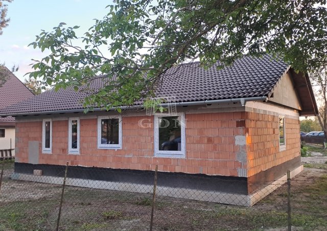 Eladó családi ház, Szigethalmon 89 M Ft, 2+2 szobás