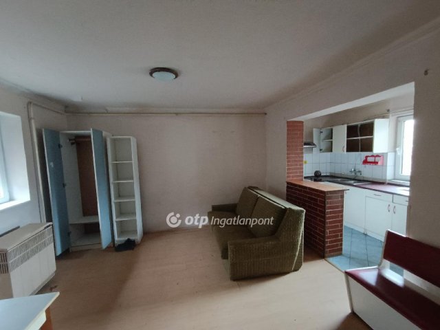 Eladó családi ház, Nyíregyházán 16 M Ft, 1+1 szobás