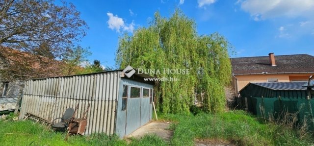Eladó családi ház, Tápiószecsőn 45.9 M Ft, 5 szobás