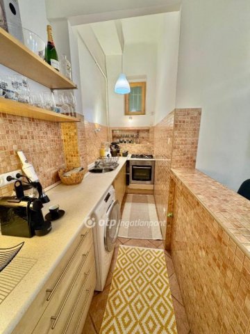 Eladó téglalakás, Budapesten, V. kerületben 89.9 M Ft, 2 szobás