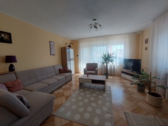 Eladó családi ház, Adonyban 85 M Ft, 5 szobás