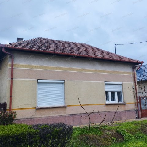 Eladó családi ház, Törökszentmiklóson 22.9 M Ft, 3 szobás