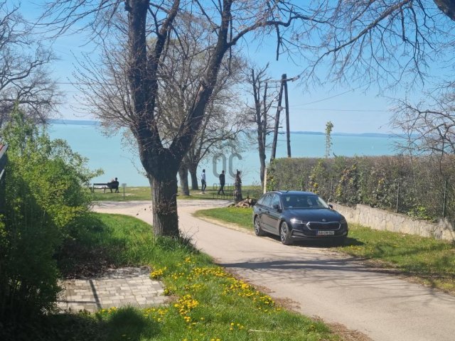 Eladó nyaraló, Balatonakarattyán 160 M Ft, 3 szobás