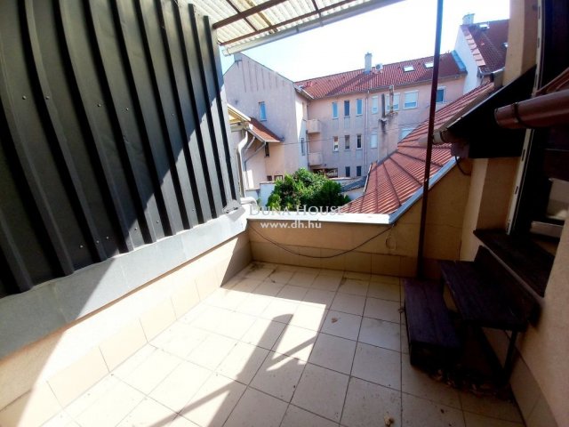 Eladó ikerház, Kecskeméten 70 M Ft, 4 szobás