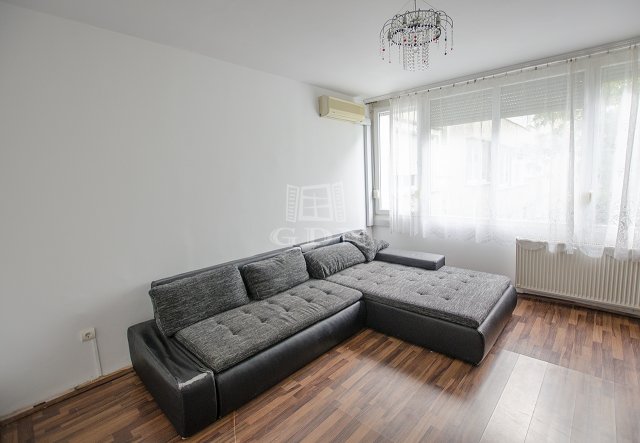 Eladó téglalakás, Szigetszentmiklóson 54.4 M Ft, 2 szobás