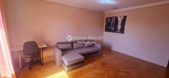 Eladó családi ház, Vecsésen 119.9 M Ft, 5 szobás
