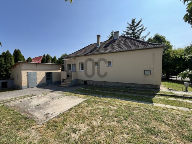 Eladó családi ház, Pécsett 84.9 M Ft, 3 szobás