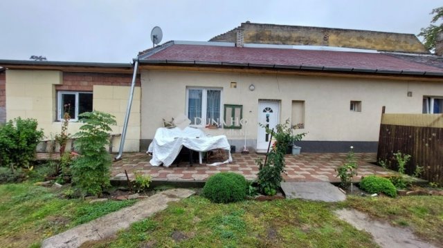 Eladó téglalakás, Budapesten, XX. kerületben 44.9 M Ft, 3 szobás