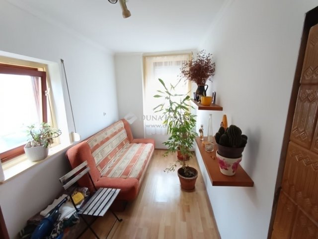 Eladó családi ház, Cegléden 39 M Ft, 4 szobás