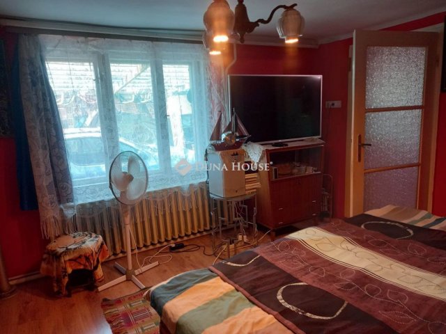 Eladó családi ház, Gyöngyösön 14.8 M Ft, 2 szobás