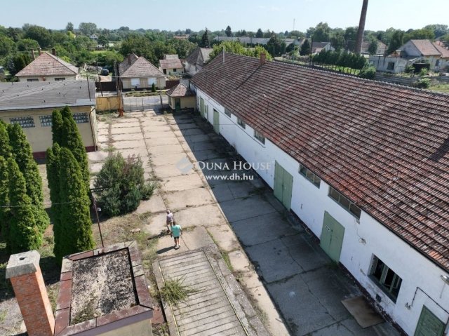 Eladó ipari ingatlan, Jánoshalmán 250 M Ft / költözzbe.hu