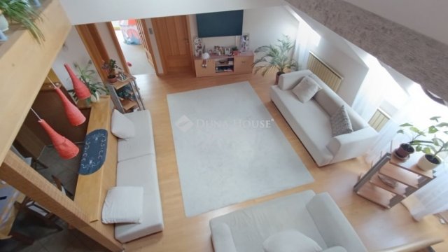 Eladó téglalakás, Mohácson 73 M Ft, 5 szobás
