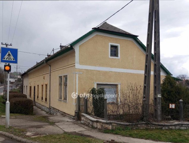 Eladó családi ház, Bélapátfalván 15 M Ft, 6+2 szobás