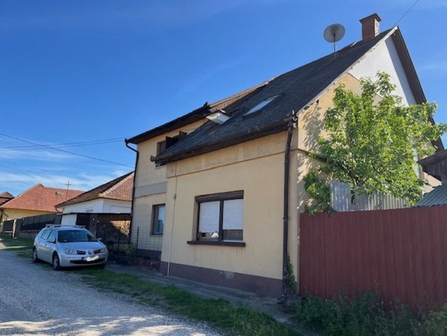 Eladó családi ház, Taksonyon 78.9 M Ft, 7 szobás