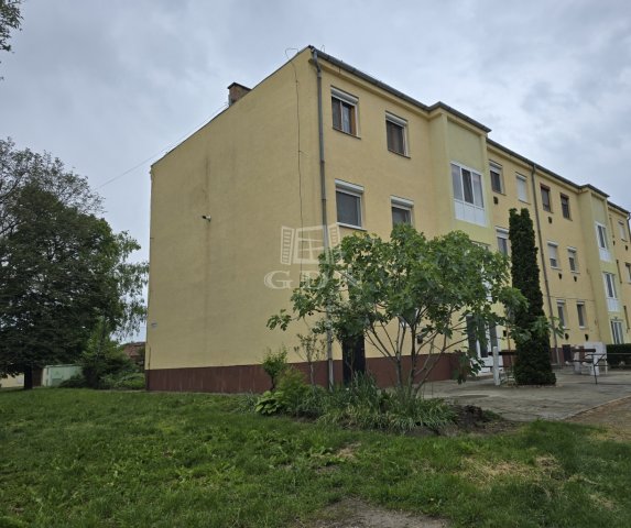 Eladó téglalakás, Bácsalmáson 24.9 M Ft, 2+1 szobás
