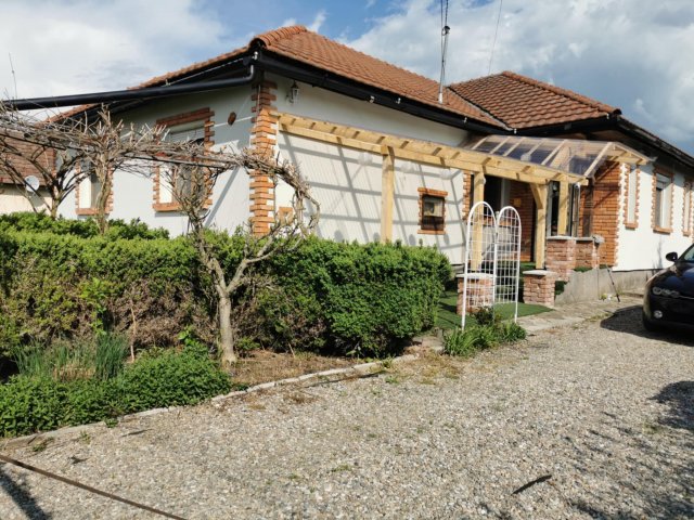 Eladó családi ház, Göncön 64.99 M Ft, 4 szobás
