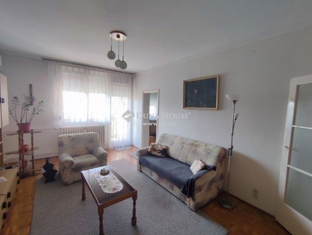 Eladó téglalakás, Kecskeméten 35.99 M Ft, 2 szobás