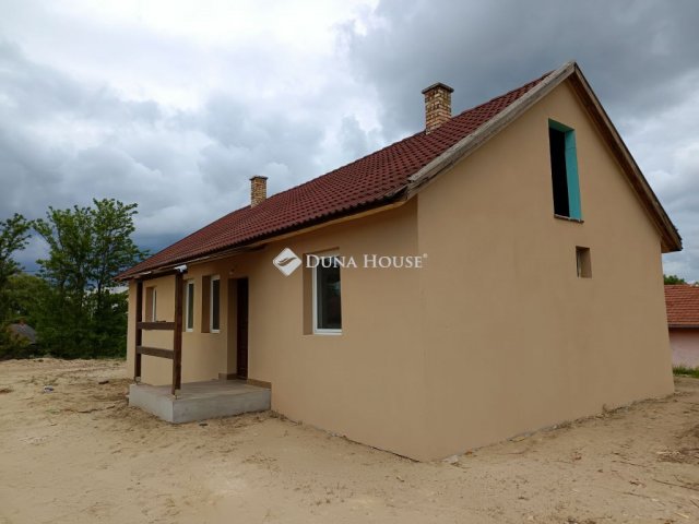 Eladó családi ház, Farmoson 29.9 M Ft, 4 szobás