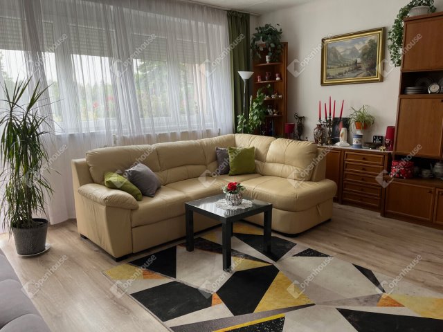Eladó családi ház, Fertődön 95 M Ft, 3 szobás