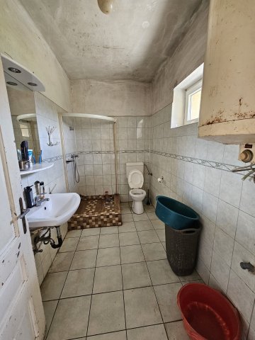 Eladó családi ház, Bakonypölöskén 12 M Ft, 3 szobás