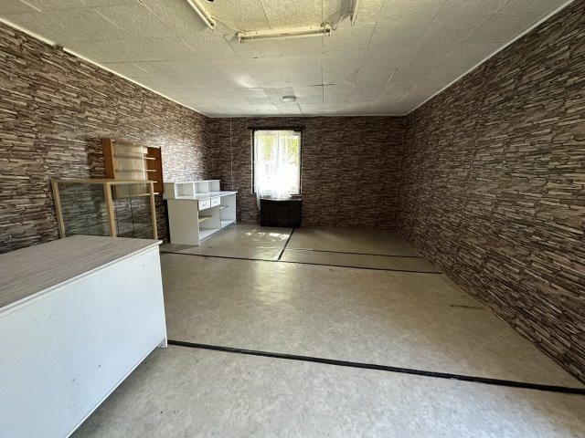 Eladó téglalakás, Komlón 11 M Ft, 1 szobás