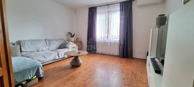 Kiadó családi ház, albérlet, Budapesten, III. kerületben