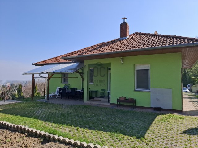 Eladó családi ház, Zalakaroson 74.99 M Ft, 4 szobás